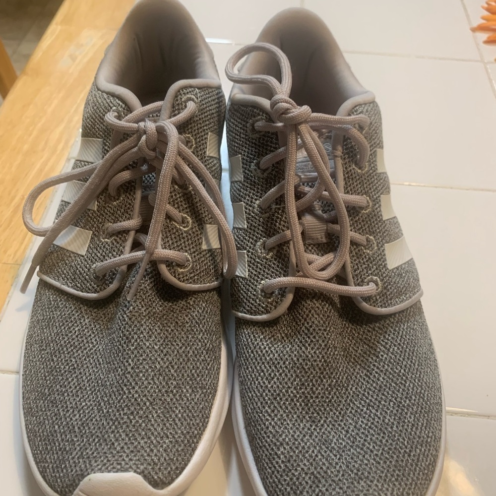 Adidasneo women’s sneakers Grey - size 7.5 Good condition